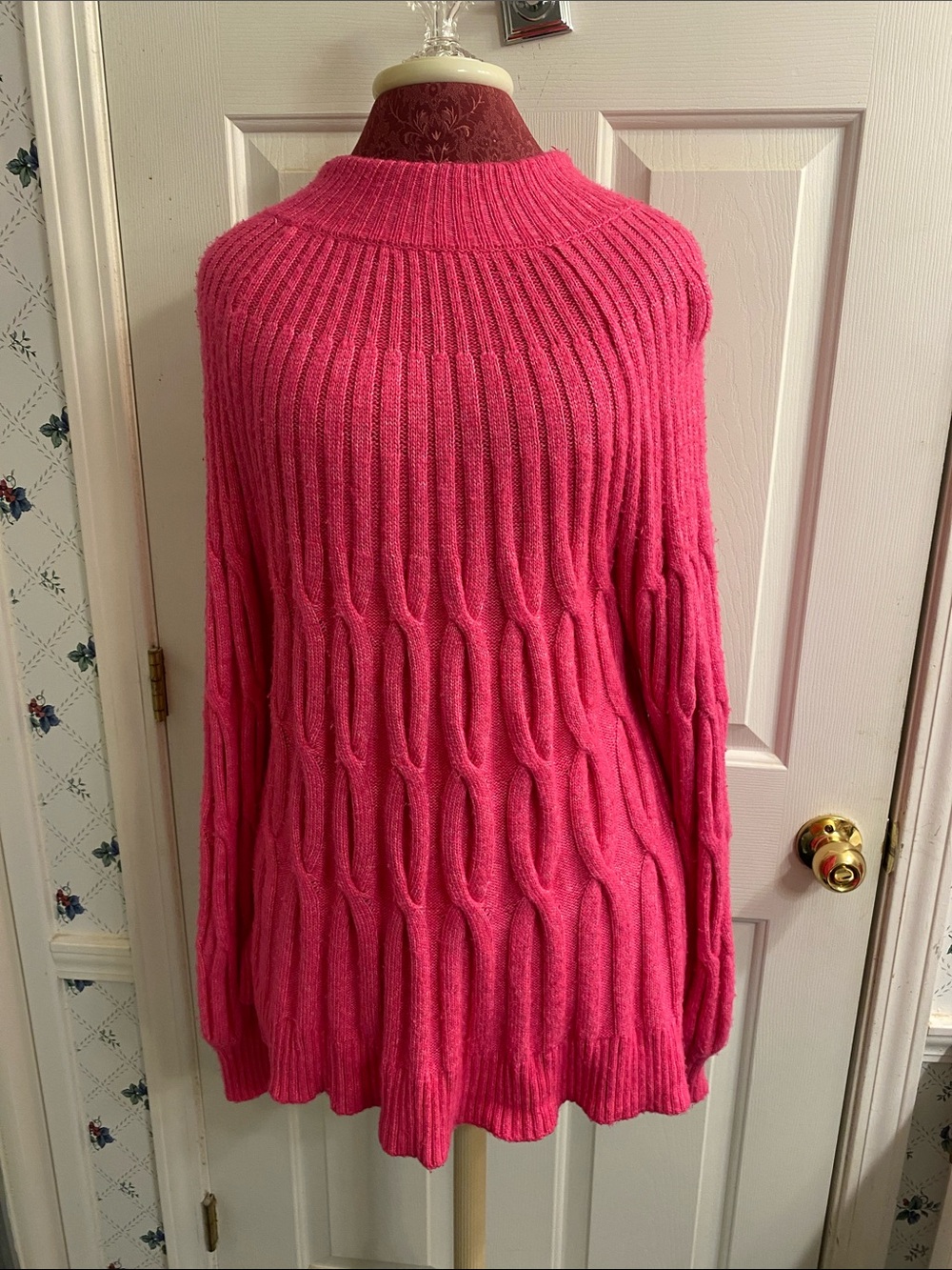 Crown & Ivy XL Vibrant Pink Cable Turtleneck Sweater with Textured Design